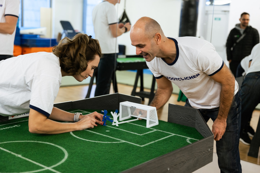 Stolná futbalová hra Footclicker
